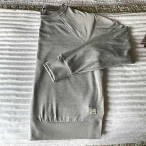 Vuori sweatshirt